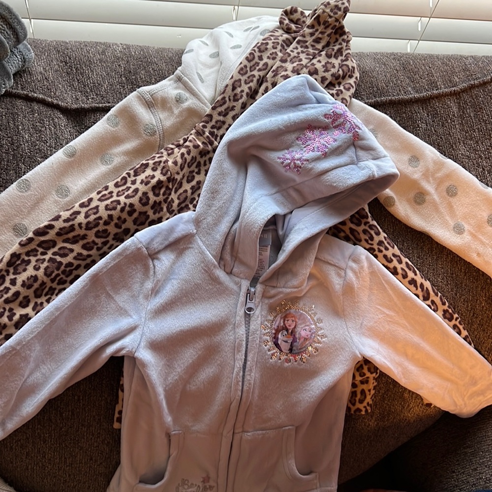 Long sleeve fleece zip up jackets (3)